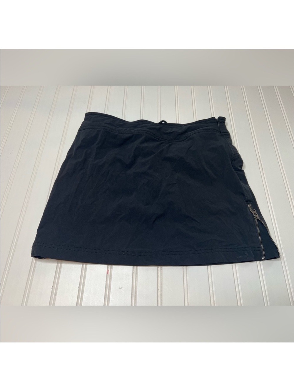 Athleta Skort, side zip, size 4